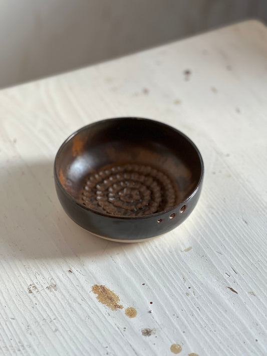 Bol grate ail / équetteur d'herbes fraiches