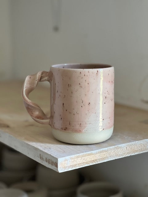Tasse à thé avec anse