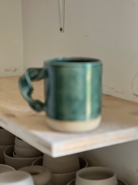 Tasse à thé avec anse