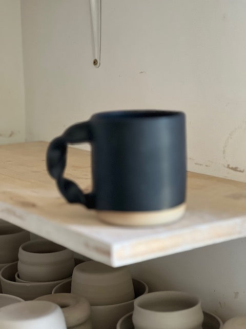 Tasse à thé avec anse