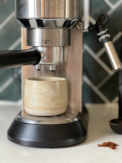 Tasse à café allongé